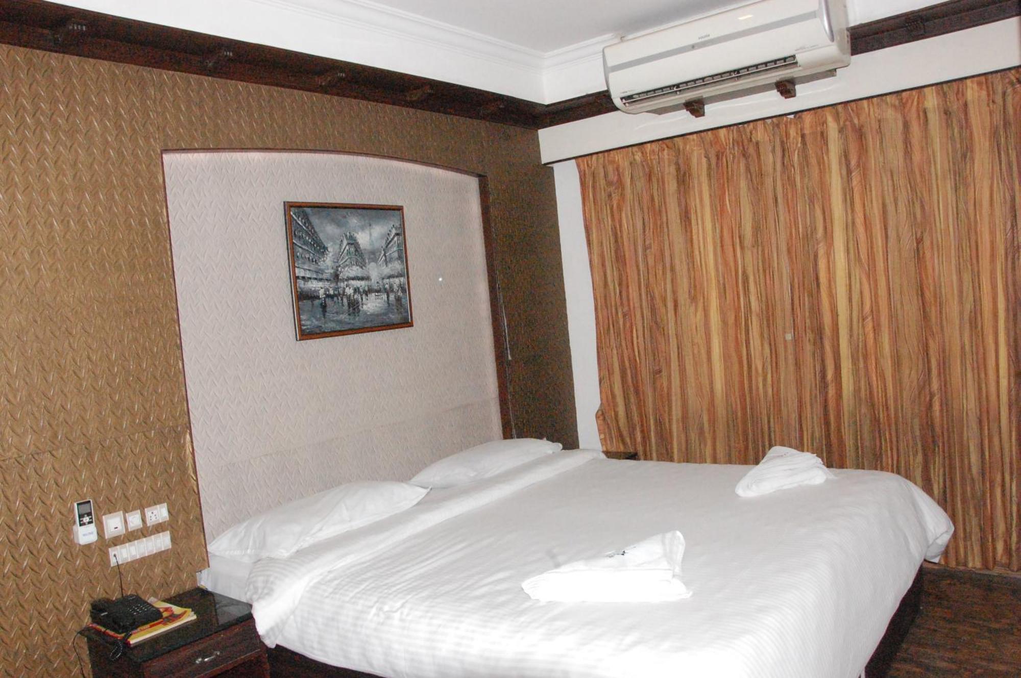 Hotel Blue Star Coimbatore Exterior foto